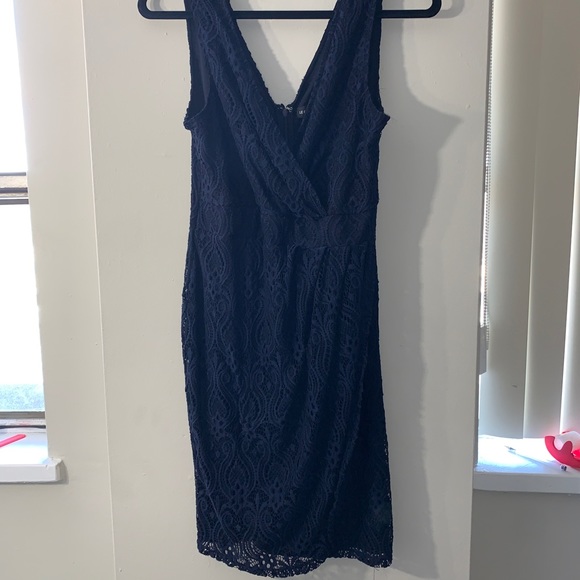 Le Chateau navy lace dress - Picture 3 of 7